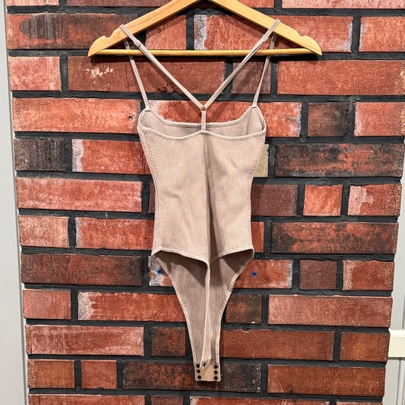 SER.O.YA Ribbed Tan Bodysuit - Picture 9 of 12